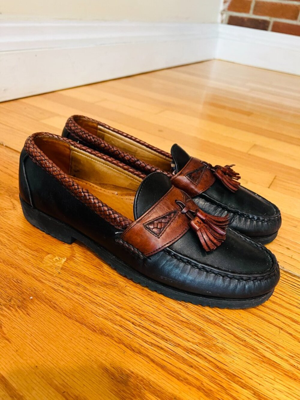 Allen Edmonds Maxfield tassel loafers SIze 9.5 B